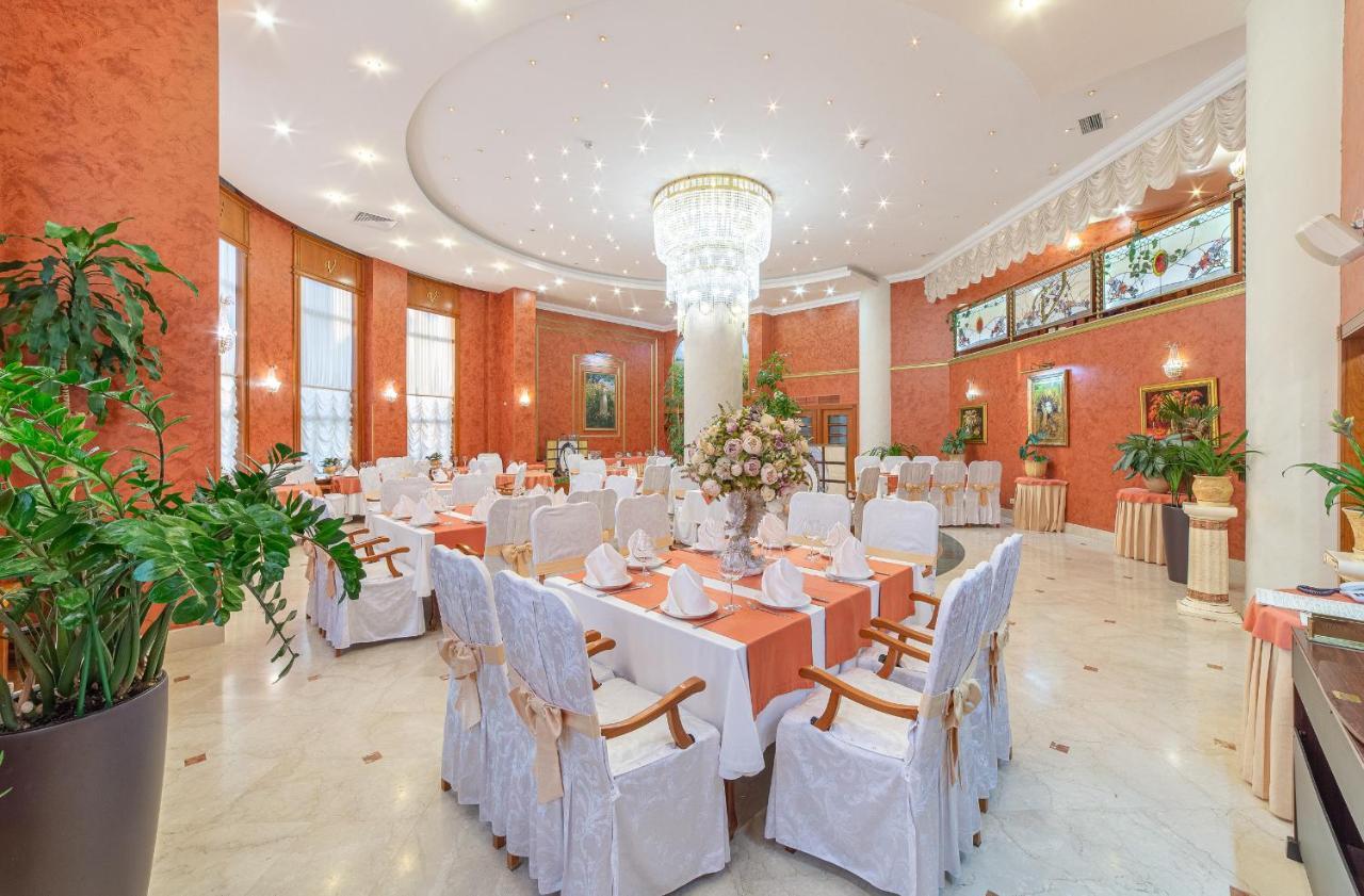 Grand Hotel Valentina Anapa Bagian luar foto