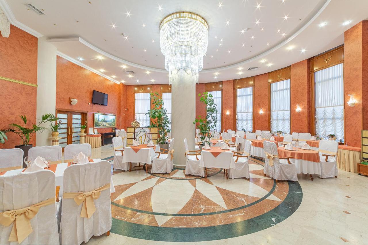 Grand Hotel Valentina Anapa Bagian luar foto